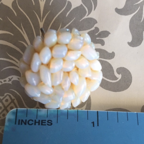 Vintage Clip Earrings - Picture 4 of 4